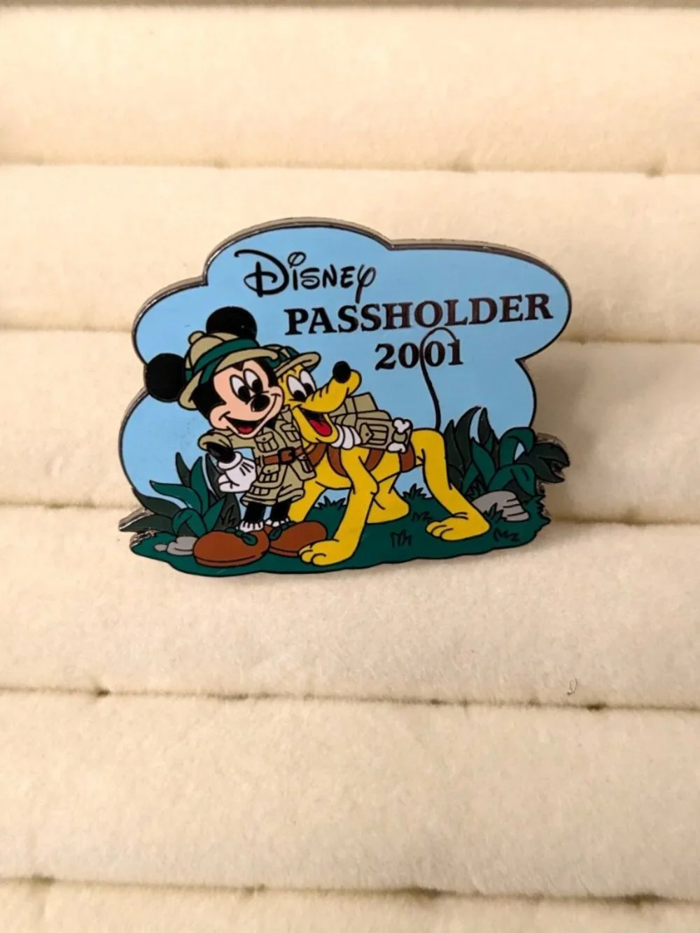 Disney Annual Passholder 2001 Pin Mickey and Pluto